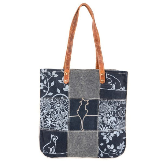 Caturday Tote Bag