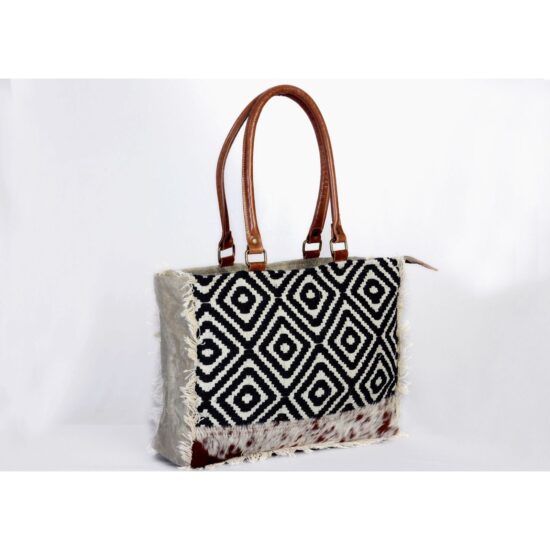 Vibrant Black Handbag - Image 2