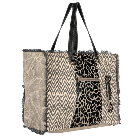 Doretta Weekender Bag - Image 2