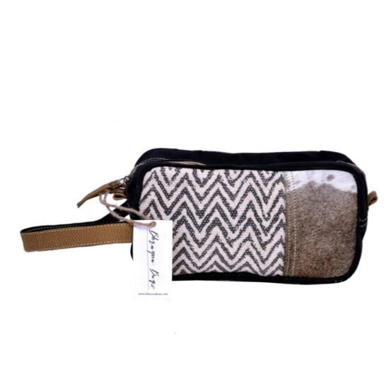 Zigzag Rug With Hairon Shaving Kit