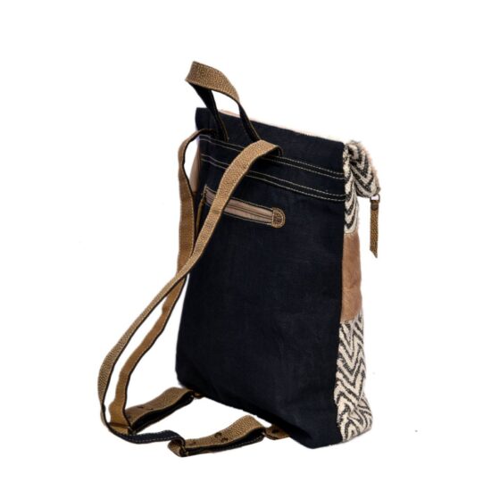 Zigzag Rug With Hairon Backpack - Image 3