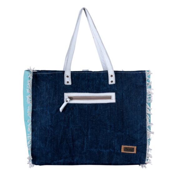 Wander Weekender Bag - Image 3